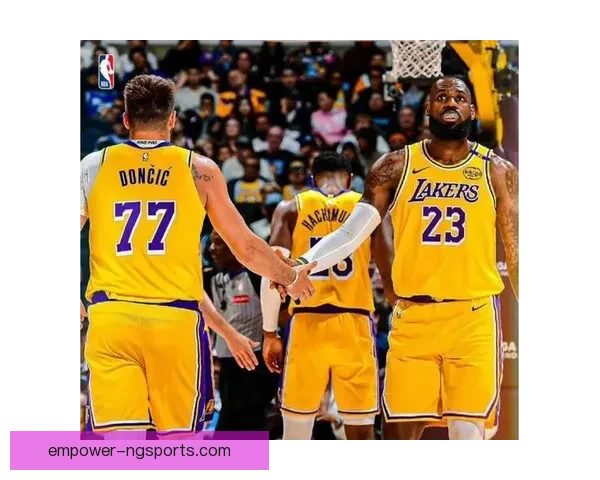 NBA焦点战詹姆斯爆发湖人逆转勇士引热议全场砍下40分掀高潮 NBA焦点战詹姆斯爆发湖人逆转勇士引热议全场砍下40分掀高潮