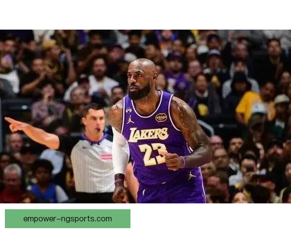 詹姆斯领衔湖人强势反弹勇士连败引热议西部格局再起波澜季后赛前景